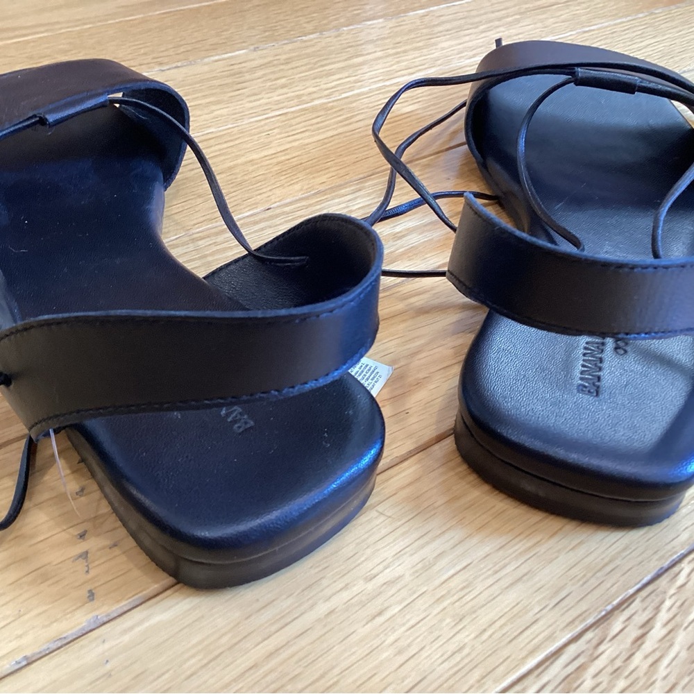 Banana Republic, Leather Sandals, Black, wraparound ties, size 6, fit bigger - Picture 10 of 10